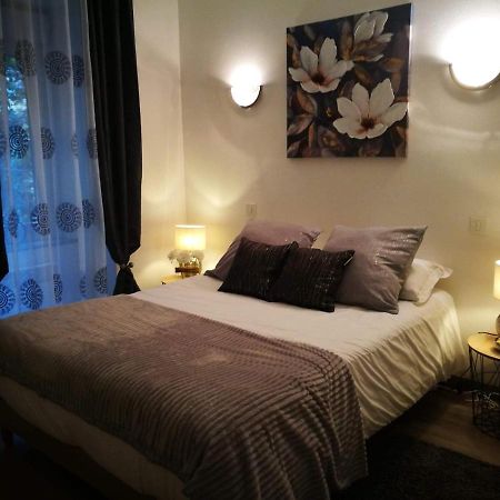 Le Grillon Hotel Pontorson Eksteriør billede